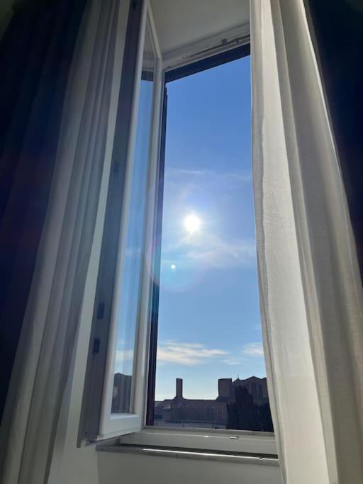 Camera X2 Con Magnifica Vista Sul Chiostro Di Michelangelo E Le Terme Di Diocleziano 로마 외부 사진
