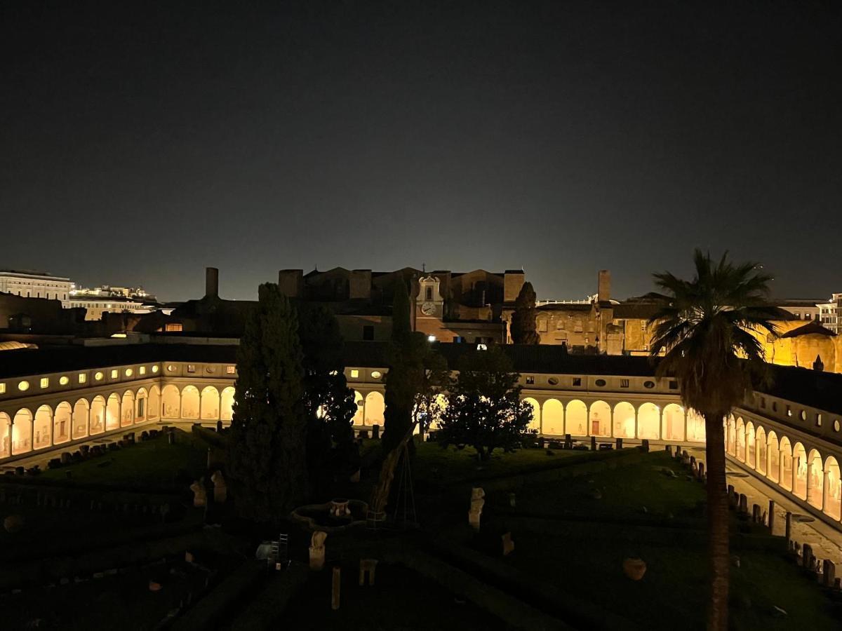 Camera X2 Con Magnifica Vista Sul Chiostro Di Michelangelo E Le Terme Di Diocleziano 로마 외부 사진
